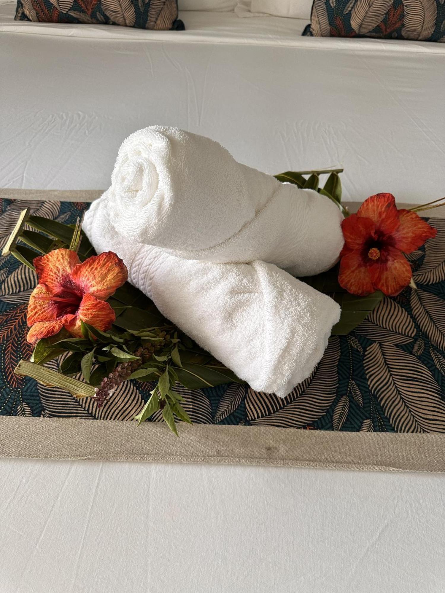Ononui Lodge Airport, Ocean-View, Private Bathroom And Balcony, Free Wifi And Parking, On-Site Car Rental Faaa Bagian luar foto