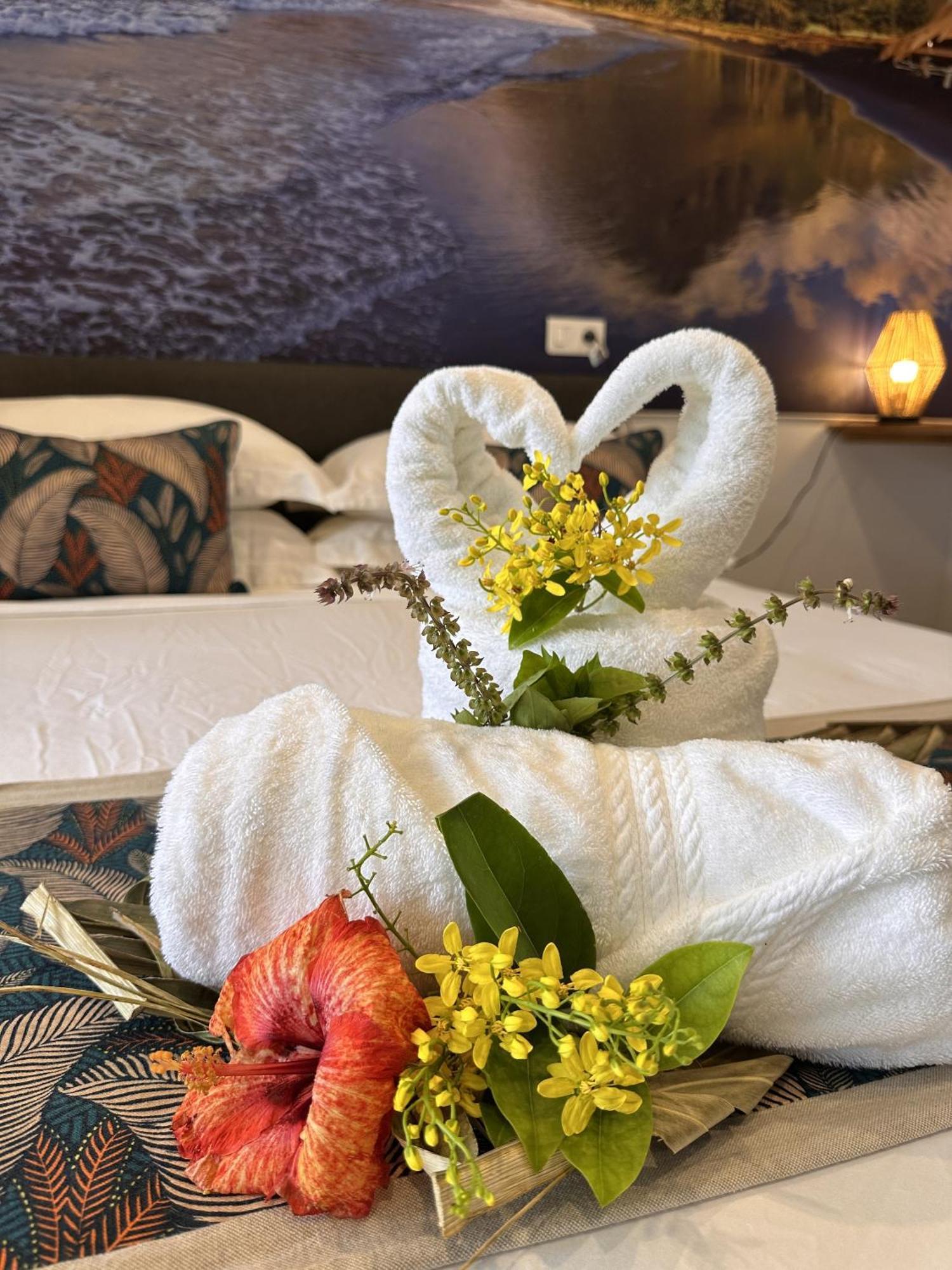 Ononui Lodge Airport, Ocean-View, Private Bathroom And Balcony, Free Wifi And Parking, On-Site Car Rental Faaa Bagian luar foto
