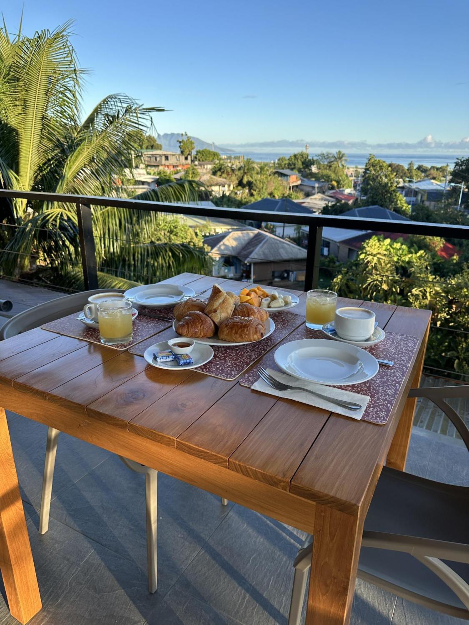 Ononui Lodge Airport, Ocean-View, Private Bathroom And Balcony, Free Wifi And Parking, On-Site Car Rental Faaa Bagian luar foto