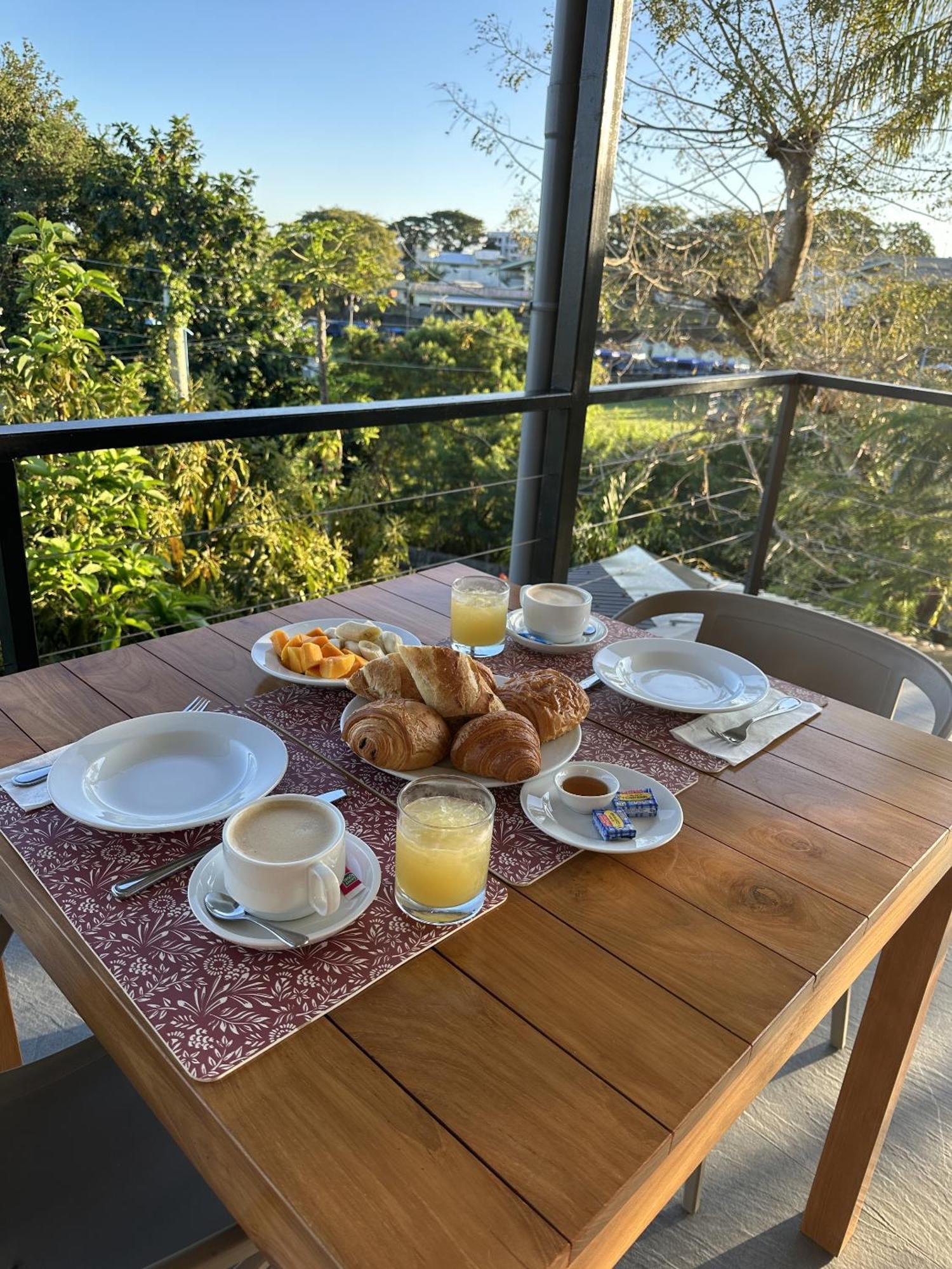 Ononui Lodge Airport, Ocean-View, Private Bathroom And Balcony, Free Wifi And Parking, On-Site Car Rental Faaa Bagian luar foto